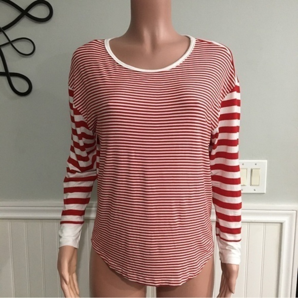 Vineyard Vines Red & White Striped Long Sleeve Tee size Medium